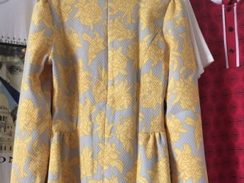 武漢尾貨服裝批發市場 庫存清倉，低價批發童裝及男女裝