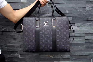 廣州二手服裝鞋帽箱包市場 巴寶莉、普拉達、LV等奢侈品牌貨源直供解析